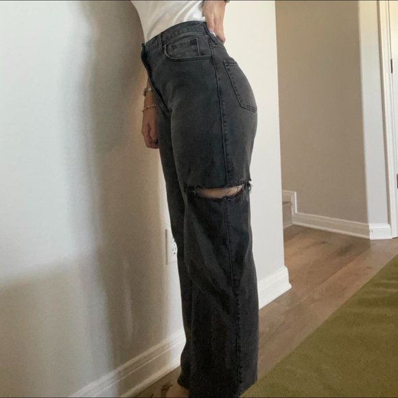 Hollister 'Ultra High-Rise Slashed Thigh Dad Jeans' - Picture 3 of 3